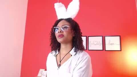 Snapshot of toninahazze chatting on December 22, 2025, 3:36 am Tonina online show from December 22, 2025, 3:36 am