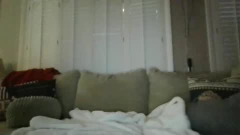 Snapshot of tonitones chatting on April 11, 2026, 12:04 am Honeys Snow Bunny online show from April 11, 2026, 12:04 am