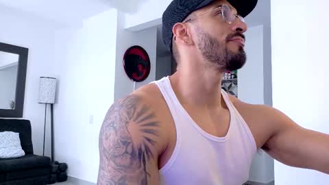 tony muscle1 online show from October 26, 2025, 4:46 pm