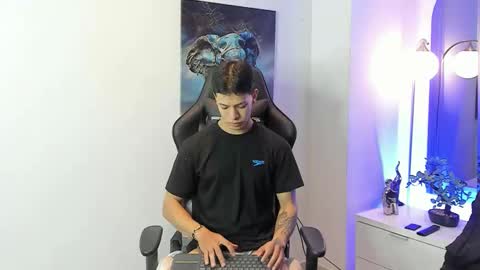 tony_petrov online show from November 2, 2025, 9:55 am