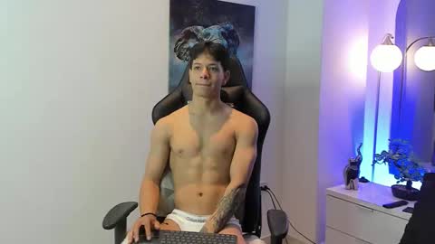 tony_petrov online show from November 21, 2025, 12:15 pm