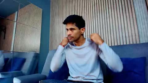 Snapshot of tonycosta_ chatting on October 14, 2025, 12:33 am Tony online show from October 14, 2025, 12:33 am