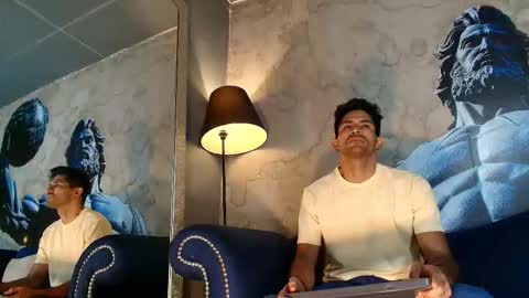 Snapshot of tonycosta_ chatting on October 15, 2025, 12:55 am Tony online show from October 15, 2025, 12:55 am