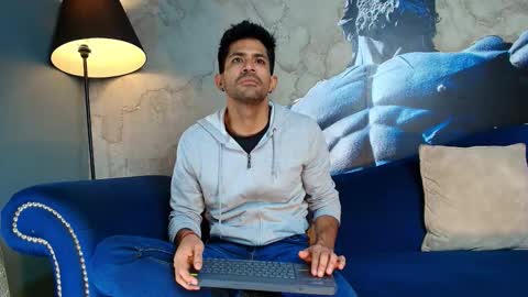 Snapshot of tonycosta_ chatting on October 16, 2025, 1:17 am Tony online show from October 16, 2025, 1:17 am