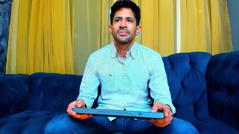 Snapshot of tonycosta_ chatting on October 19, 2025, 12:22 am Tony online show from October 19, 2025, 12:22 am