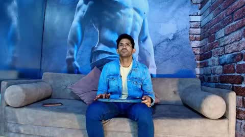 Snapshot of tonycosta_ chatting on October 22, 2025, 12:44 am Tony online show from October 22, 2025, 12:44 am