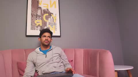 Snapshot of tonycosta_ chatting on October 24, 2025, 1:24 am Tony online show from October 24, 2025, 1:24 am