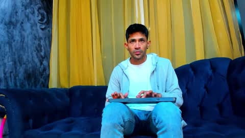 Snapshot of tonycosta_ chatting on October 29, 2025, 12:46 am Tony online show from October 29, 2025, 12:46 am