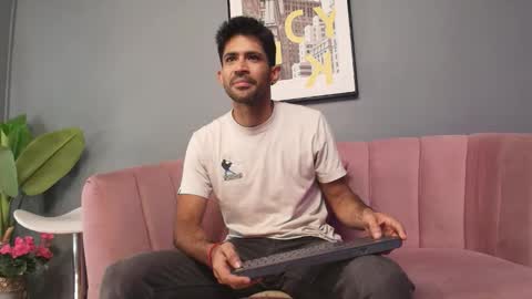 Snapshot of tonycosta_ chatting on November 7, 2025, 12:54 am Tony online show from November 7, 2025, 12:54 am