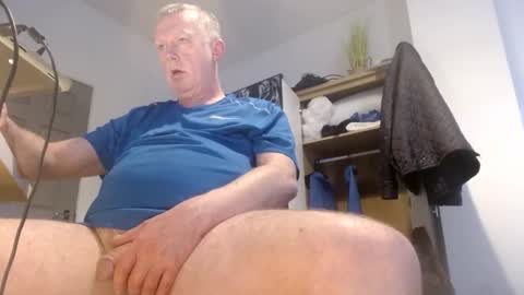 Snapshot of tonyjh46 chatting on April 6, 2026, 5:03 pm tonyjh46 online show from April 6, 2026, 5:03 pm
