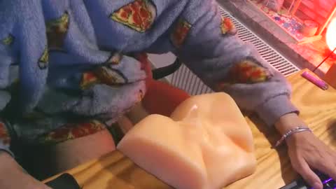 toohugeandstonedxoxo online show from September 22, 2025, 11:51 pm