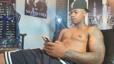 Snapshot of toower_ chatting on May 9, 2026, 4:17 am T O W E R online show from May 9, 2026, 4:17 am