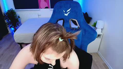 topcranberry online show from January 30, 2025, 3:33 am