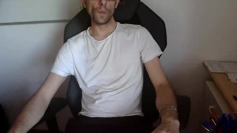 Snapshot of topg84 chatting on May 21, 2026, 4:03 pm Topg84 online show from May 21, 2026, 4:03 pm