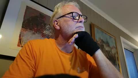 Snapshot of toreeman chatting on November 18, 2025, 2:54 pm toreeman online show from November 18, 2025, 2:54 pm