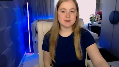 Snapshot of tori_blond chatting on April 25, 2026, 6:16 am tori_blond online show from April 25, 2026, 6:16 am