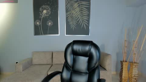 Tori Cross online show from January 27, 2025, 12:48 pm