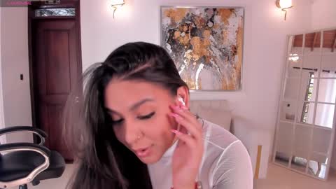 Tori Cross online show from February 1, 2025, 2:02 pm