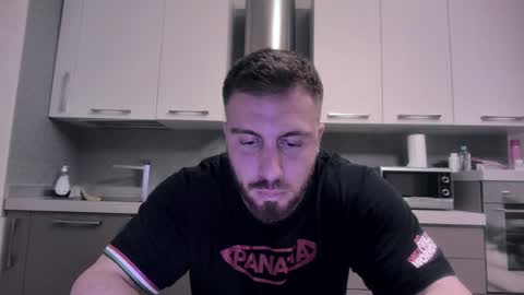 Snapshot of toro_arrapato chatting on December 17, 2024, 6:02 am toro_arrapato online show from December 17, 2024, 6:02 am