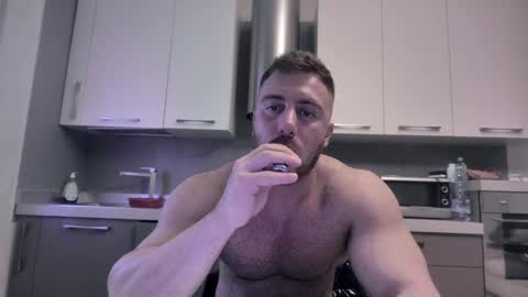 Snapshot of toro_arrapato chatting on December 23, 2024, 12:52 pm toro_arrapato online show from December 23, 2024, 12:52 pm