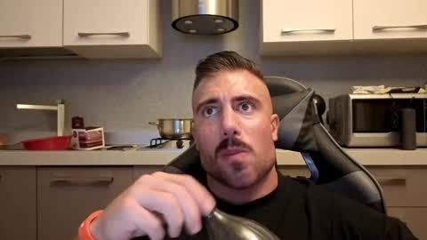 toro_arrapato online show from November 10, 2025, 4:06 pm