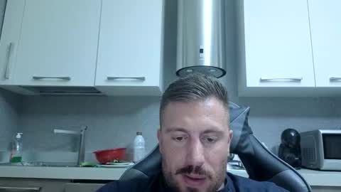 Snapshot of toro_arrapato chatting on June 10, 2026, 2:01 am toro_arrapato online show from June 10, 2026, 2:01 am