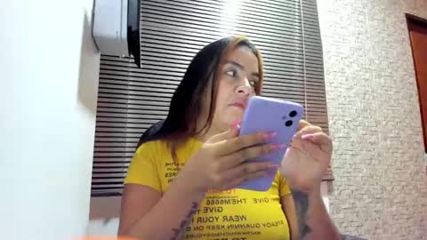 Snapshot of torres_karla chatting on November 6, 2025, 8:59 am karla online show from November 6, 2025, 8:59 am