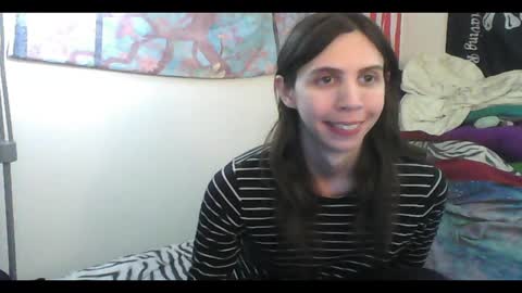 Snapshot of totalfuckingadorable chatting on December 4, 2024, 4:10 am Luna online show from December 4, 2024, 4:10 am