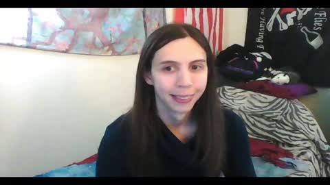 Snapshot of totalfuckingadorable chatting on January 8, 2025, 4:02 am Luna online show from January 8, 2025, 4:02 am