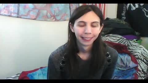 Snapshot of totalfuckingadorable chatting on January 24, 2025, 6:24 am Luna online show from January 24, 2025, 6:24 am
