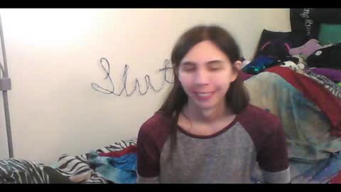 Snapshot of totalfuckingadorable chatting on October 4, 2025, 2:09 am Luna online show from October 4, 2025, 2:09 am