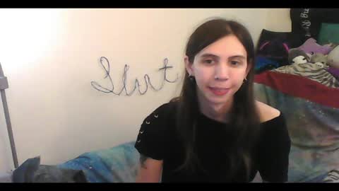 Snapshot of totalfuckingadorable chatting on October 10, 2025, 2:10 am Luna online show from October 10, 2025, 2:10 am