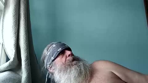 totallyawesome_65 online show from December 1, 2025, 3:39 pm