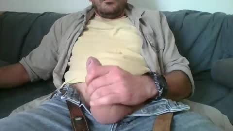 totdenis online show from November 8, 2025, 8:14 am