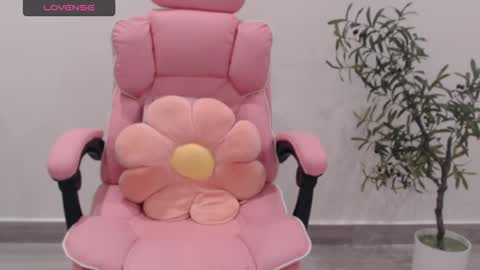 Angelina online show from September 18, 2025, 3:41 am