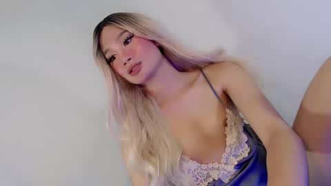 Snapshot of touch_my_body1 chatting on May 21, 2026, 5:03 am iloveyou AZ online show from May 21, 2026, 5:03 am