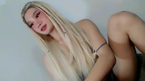 Snapshot of touch_my_body1 chatting on May 28, 2026, 12:57 pm iloveyou AZ online show from May 28, 2026, 12:57 pm