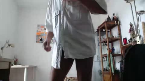 Snapshot of tounu45 chatting on September 14, 2025, 2:16 pm Tounu45 online show from September 14, 2025, 2:16 pm