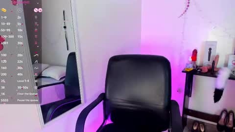 Snapshot of tracy_lambo chatting on October 23, 2025, 12:10 am tracy online show from October 23, 2025, 12:10 am