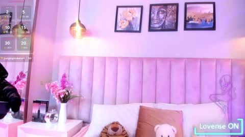 Tracy  online show from March 6, 2026, 9:00 pm