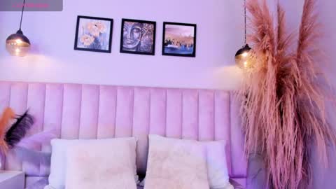 Tracy  online show from June 15, 2026, 12:51 pm
