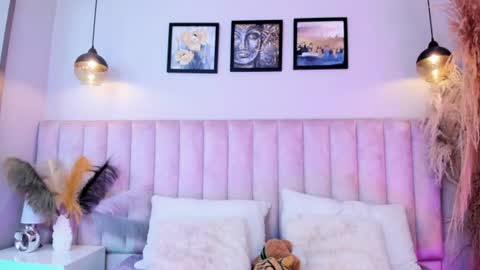 Tracy  online show from June 17, 2026, 12:29 pm