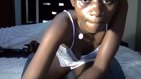 Flavia online show from November 17, 2025, 8:14 pm