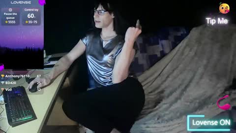 Sarah R. Lenor online show from December 16, 2024, 9:20 pm