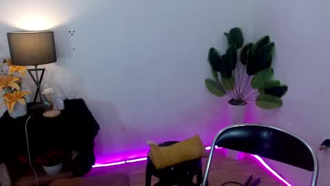 Snapshot of transgoddessselena chatting on December 10, 2024, 2:28 pm Selena the real cummer online show from December 10, 2024, 2:28 pm