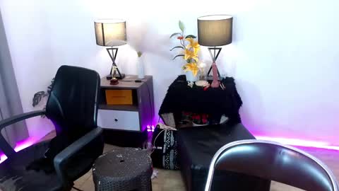 Snapshot of transgoddessselena chatting on January 4, 2025, 3:17 pm Selena the real cummer online show from January 4, 2025, 3:17 pm