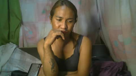 Snapshot of transhottie28 chatting on March 4, 2025, 12:01 pm transhottie28 online show from March 4, 2025, 12:01 pm