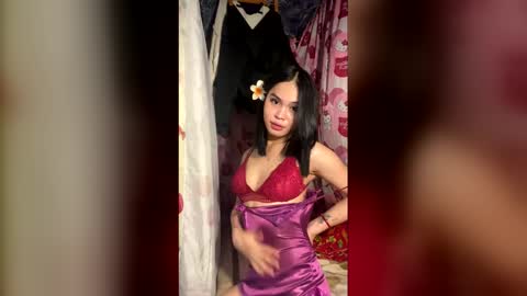 ARA CASTRO online show from May 5, 2026, 2:36 pm
