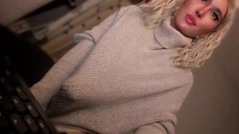 ALMIGHTY GODDESS VALENTINA online show from November 2, 2025, 3:36 pm