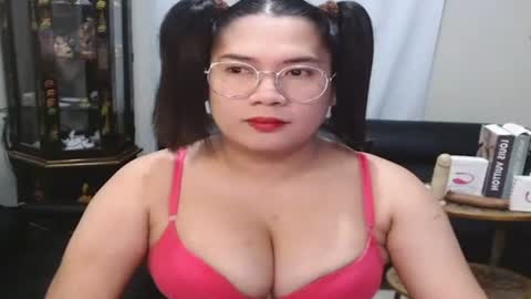 Snapshot of travelergirl chatting on June 9, 2026, 6:19 pm travelergirl online show from June 9, 2026, 6:19 pm